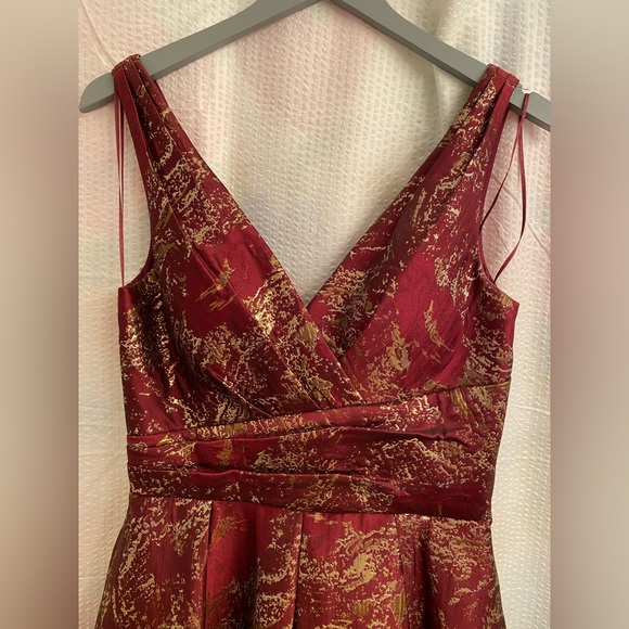 Carmen Marc Valvo Metallic Brocade Cross Front Ballgown with Pockets, Cran/Gold - Picture 5 of 7